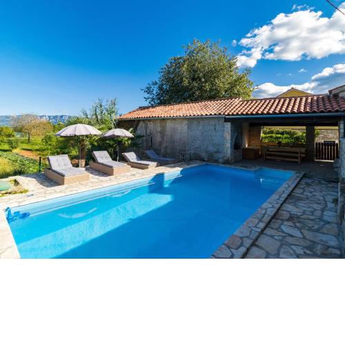 Holiday Home Kate by Interhome