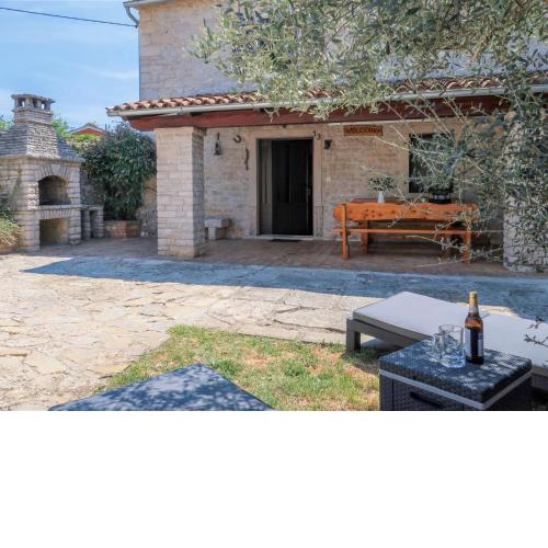 Holiday Home Lara by Interhome