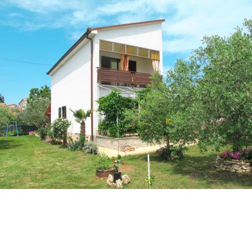 Holiday Home Lara by Interhome