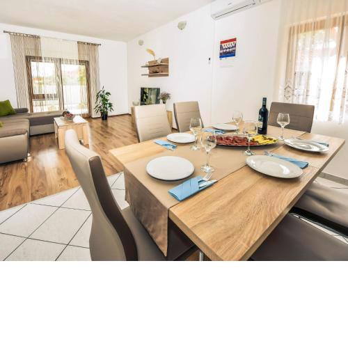 Holiday Home Laura by Interhome
