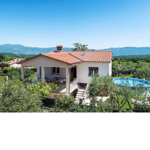 Holiday Home Laura by Interhome