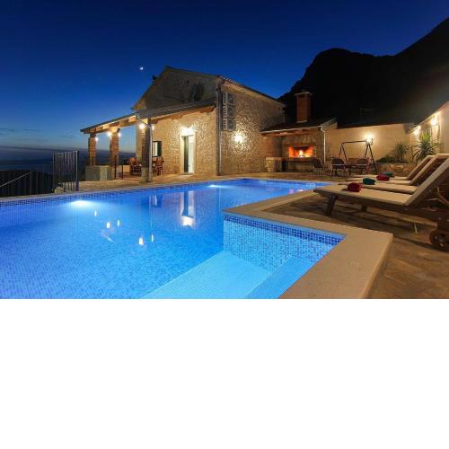 Holiday home Mia