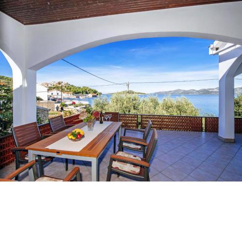 Holiday Home Mira by Interhome