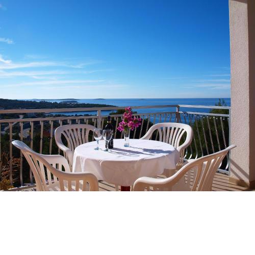 Holiday Home Mira by Interhome