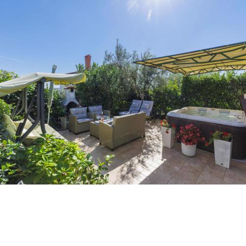 Holiday Home Nena by Interhome