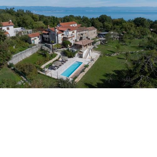 Holiday Home Oliti with Pool