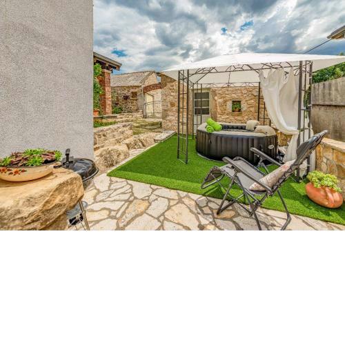 Holiday Home Stone Wall