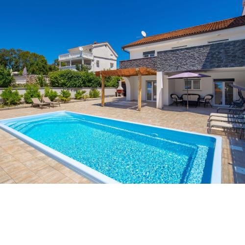 Holiday Home Villa Mira by Interhome