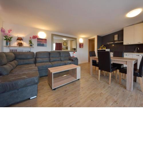 Holiday Home Zdenko 2 by Interhome