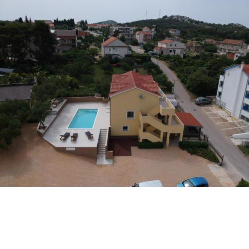 Holiday house in Pakoštane with sea view, terrace, air conditioning, Wi-Fi (4852-1)