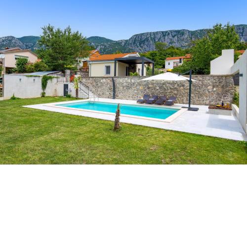 Holiday House Katunar