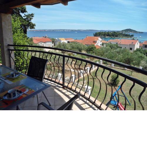 Holiday House Klarin with Sea View