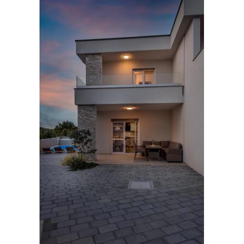 Holiday house Mareta - outdoor swimming pool, 4 bedrooms, WIFI
