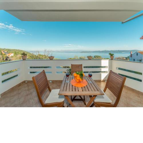 Holiday house Mareta, Sea View