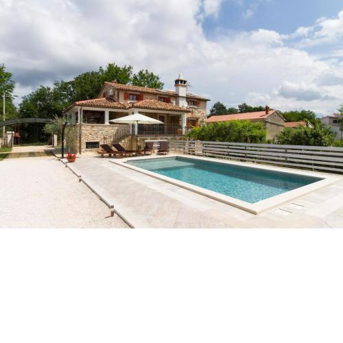 Holiday house Matija with a POOL