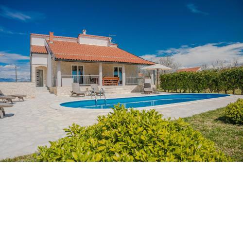 Holiday House Paula