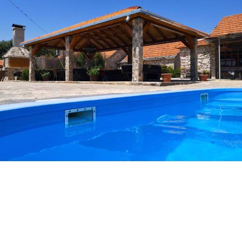 Holiday house with a swimming pool Gornje Planjane, Zagora - 11701