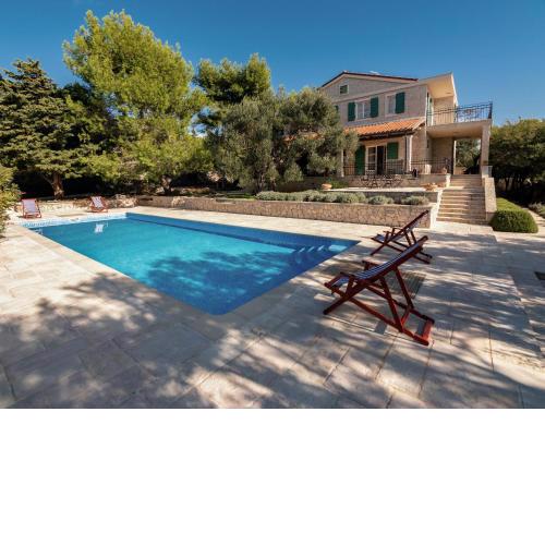 Holiday house with a swimming pool Lun, Pag - 18321