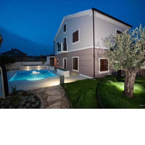 Holiday house with a swimming pool Preko, Ugljan - 14707