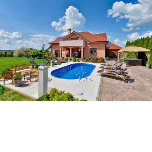 Holiday villa Rita , ideal for families, pool, large childrens playground