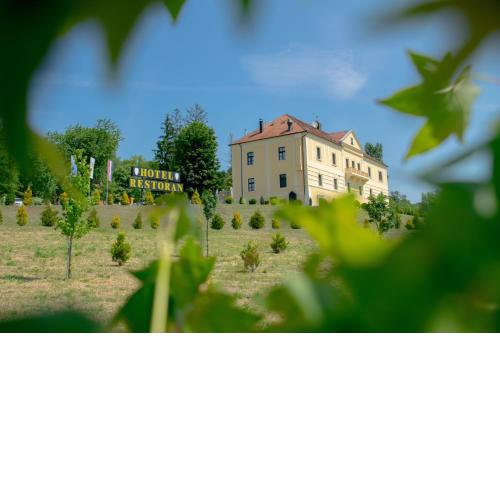 Hotel & Restoran Dvorac Gjalski