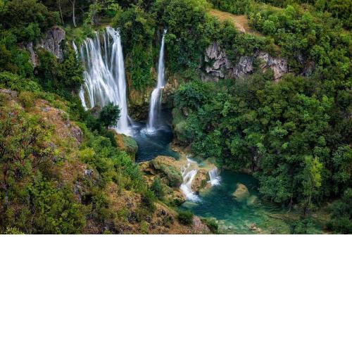 HOUSE 100 Y OLD IN NATURE, 12KM to NP KRKA, MIN 3 PEOPLE BOOKING