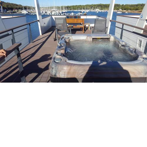 House Boat - Floating house Astrid