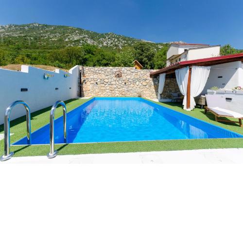 House Bozica with sauna and pool