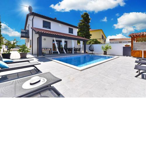 House Galizana 2186