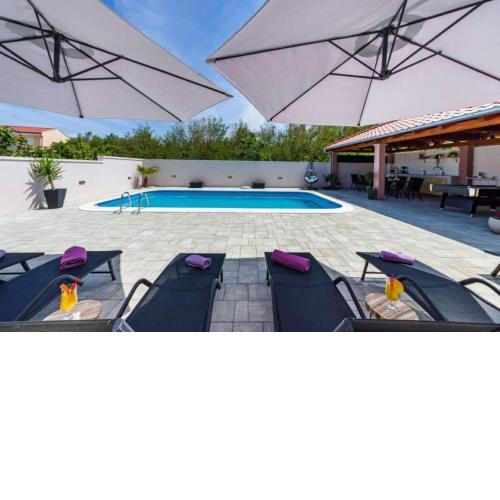 House Luxury Villa with pool