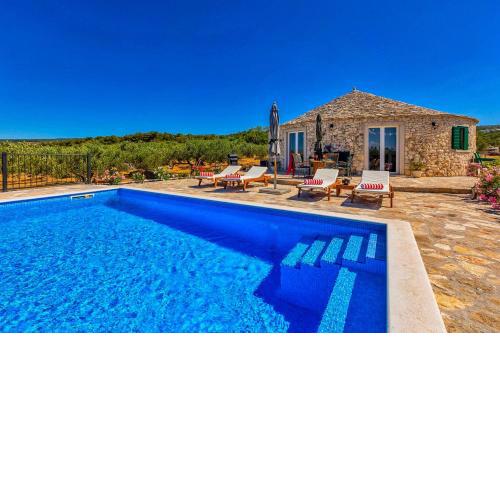 House Magical Island Beauty