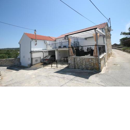 House Sakarun