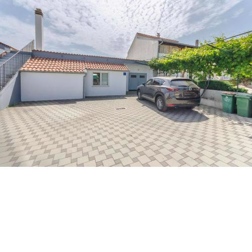 House Sanja
