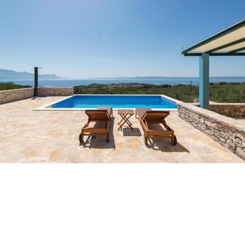 House with a swimming pool - Olive Grove Sumartin