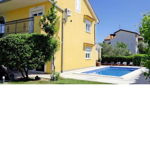 House Yellow