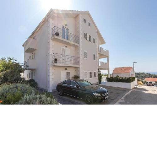 Hvar de luxe apartments 1
