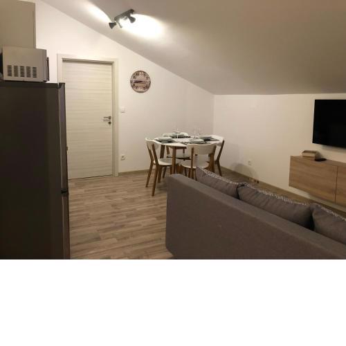 Ideal Holiday Apartment 1