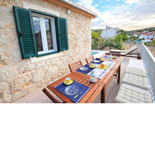 Island stonehouse villa Kala mendula