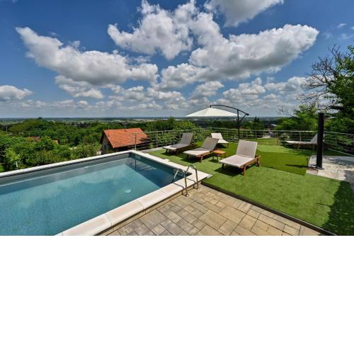 Iva's Place