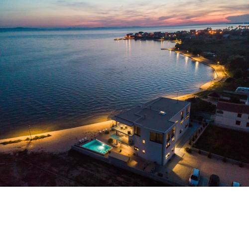 Jimmys Beach - direkt am Meer, tollem Blick und beheiztem Pool