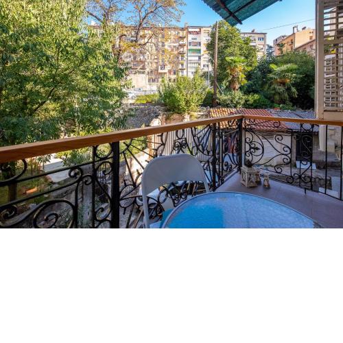 Julia apartments