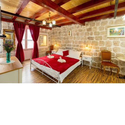 Juliette's Palace Studios