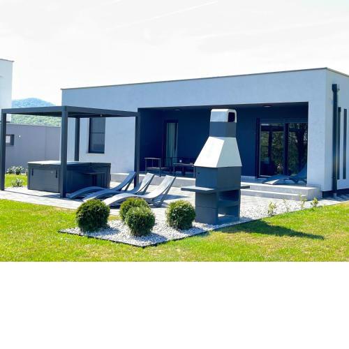 K Relax Place, Varaždinske Toplice, modern home with Sauna, Jacuzzi, WIFI