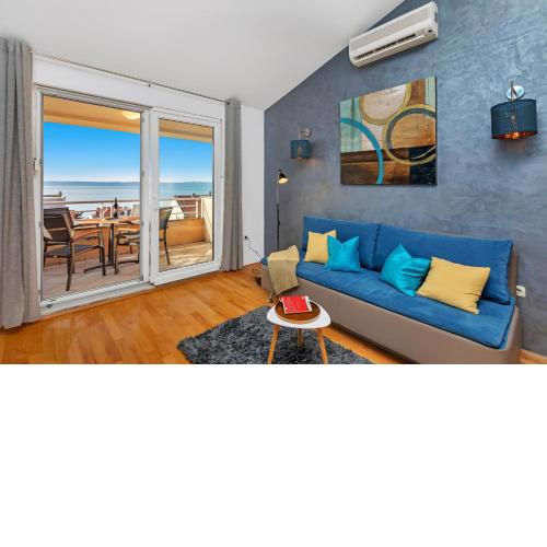 Kira Sea View apartment