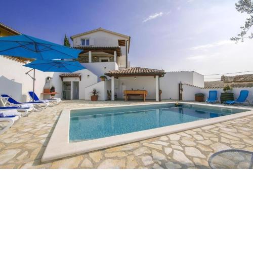 Klimatisiertes Ferienhaus Maria mit Pool