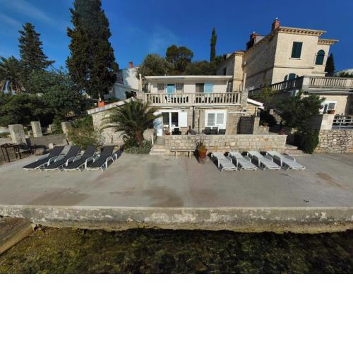 Korcula Seafront Apartments with private beach