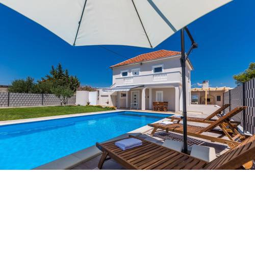 Kristina holiday home with private swimmingpool