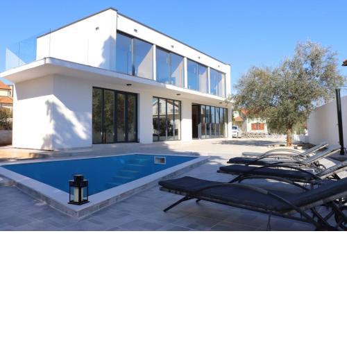 KRK, VILLA WITH POOL 8p
