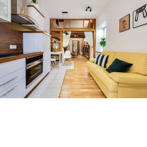 La Guardia Apartment with free private parking