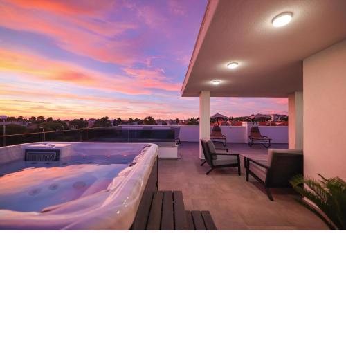 Leonardo Luxury Residence 2 Penthouse with jacuzzi